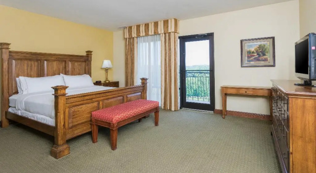 Holiday Inn Express & Suites Lexington NW-The Vineyard, Varaa Hotelli Lexington Pohjois-Carolina