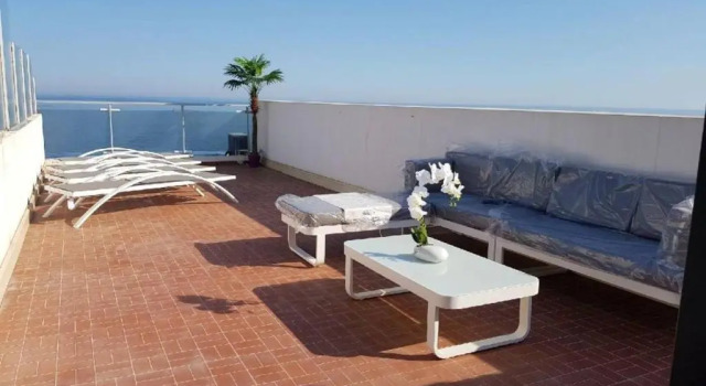 Апартаменты Appartement 3 pièces Nice Promenade des anglais dernier étage vue mer solarium