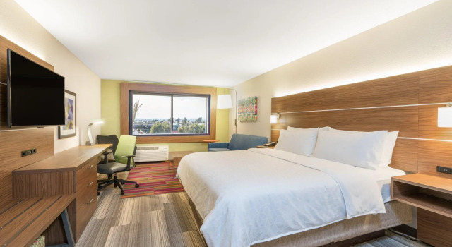 Двухместный номер Standard Holiday Inn Express & Suites Lake Havasu - London Bridge by IHG