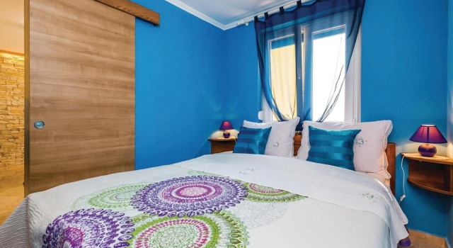 Awesome Home in Klenovica With Wifi and 2 Bedrooms, Reserva ahora Hotel Hoteles en Klenovica con piscina, Piscina