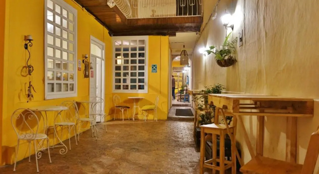 Hostal Mochiliers Bed and Breakfast, Buchen Sie Hostel Hostels in Cuenca, in der Nähe von Tomebamba River, Hostel