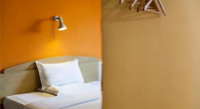 7Days Inn Urumqi A Le Tai Airport High Speed, Rezerwuj Hotel Urumqi Xinjiang