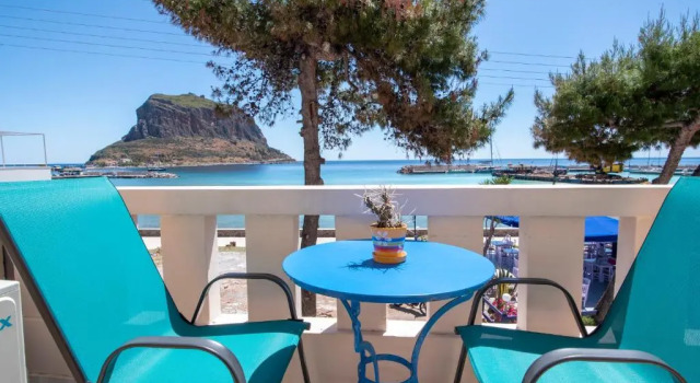 Четырёхместный номер Standard с видом на море Aeolos Guesthouse