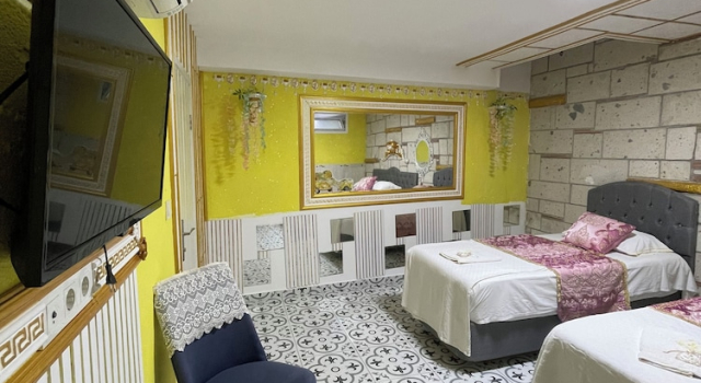 Трёхместный номер Economy Цокольный этаж Lamur Hotel