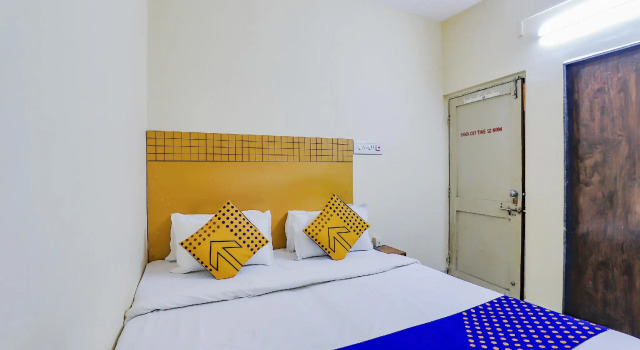 SPOT ON 77564 Hotel Shivang, Rezervovat Hotel Hotely v Gujarat s parkováním, Parkování
