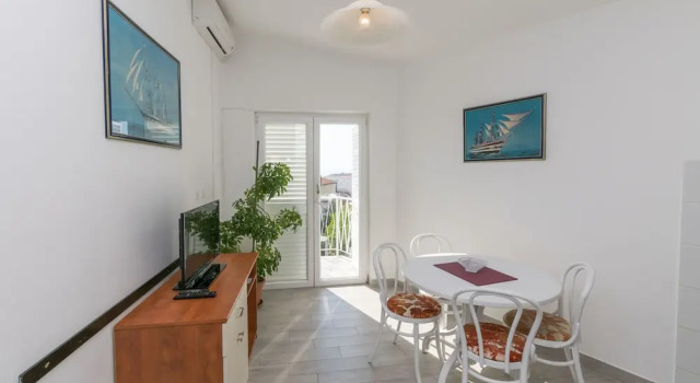 Apartment Nensi, Забронировать Апартаменты/квартира Примоштен Шибеник