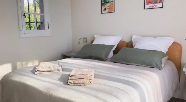 06D - Appartement spacieux avec terrasses, jardin et piscine