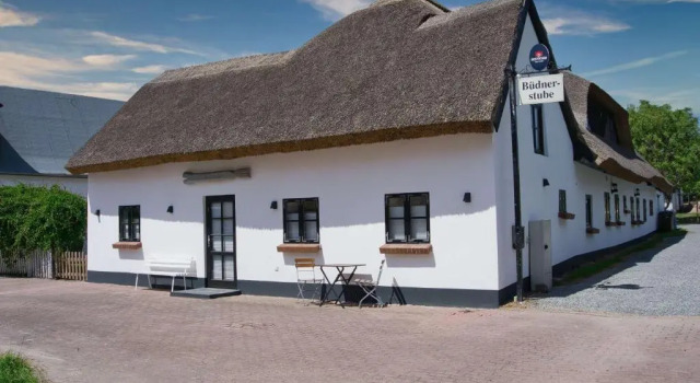 Апартаменты Ferienhaus Büdnerstube FeWo 2 Gartennutzung, ruhige Lage, Sauna und Schwimmbadnutzung im Nachbarort Sellin