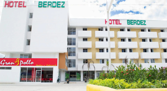 Hotel Berdez, Забронировать Отель Нейва Уила