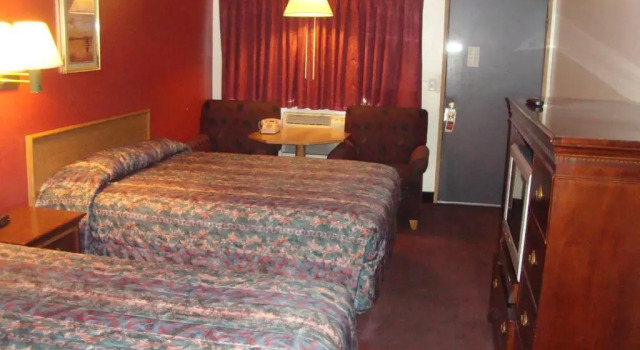 Четырёхместный номер Standard Willow Springs Motel
