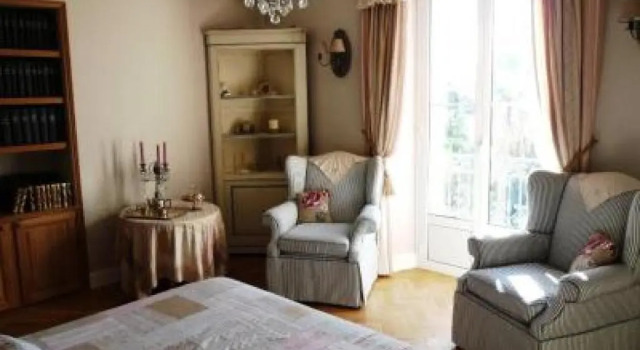 Charming 2 Bedroom apt in Central Cannes Walking Distance to Beaches Croisette and the Palais - 678