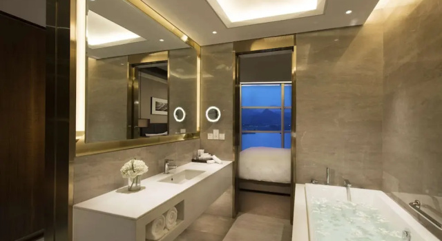 Номер Standard с видом на озеро Sunrise Kempinski Hotel