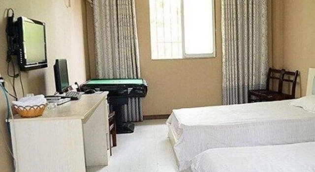 Lujiaomen Inn, Rezervovat Hotel Xiangyang Čína