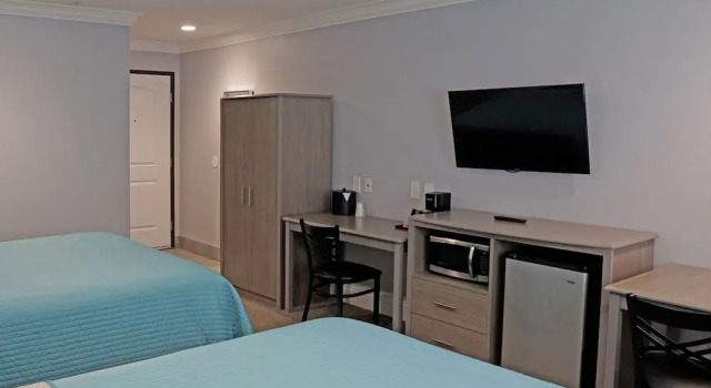 Четырёхместный номер Standard Surf City Inn