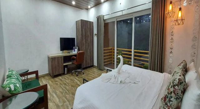 Nanau Resort & Spa, Rezervovat Lázně / Resort Nainital Uttarakhand