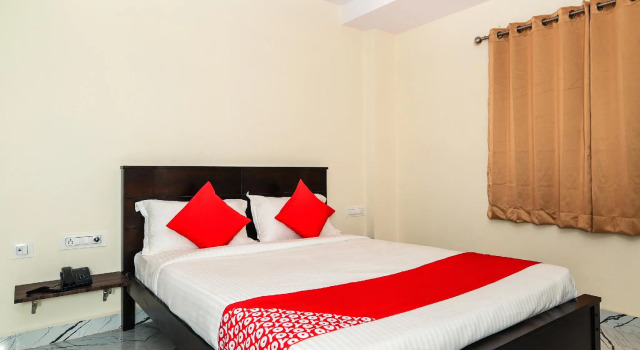 OYO Flagship 15662 Akshaya Bheemaas Inn
