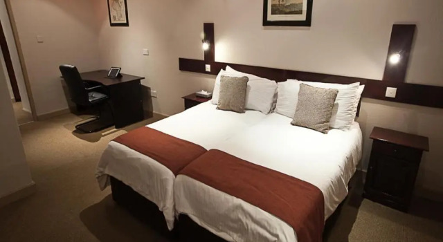 Superior room Diggers Inn