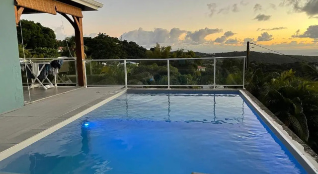 Коттедж с 2 комнатами LES VILLAS PAMEYAQUE 2 F2 avec piscine et vue mer
