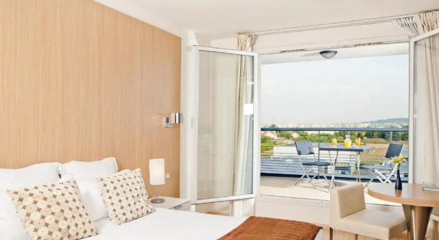 Двухместная студия Residhome Carrières La Défense