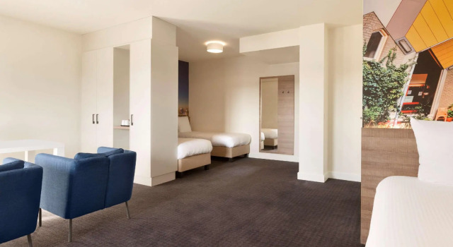 Семейный номер Rotterdam Teleport Hotel