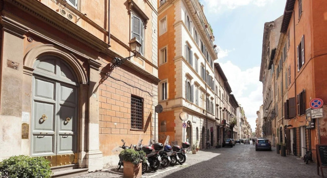 Апартаменты Picasso Large apt Antiques and Charm on Giulia Street