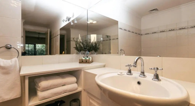 Трёхместный номер Standard с видом на сад The Lawson Riverside Suites