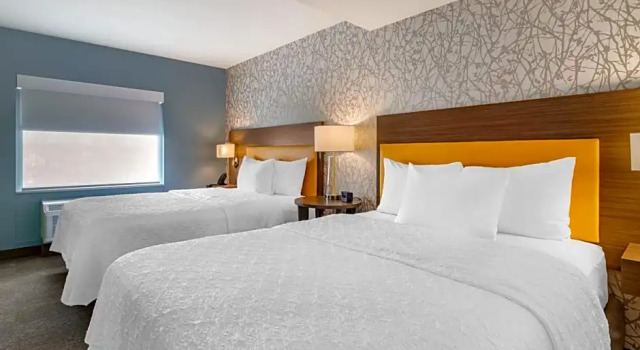 Четырёхместный люкс с 2 комнатами Home2 Suites by Hilton Bangor