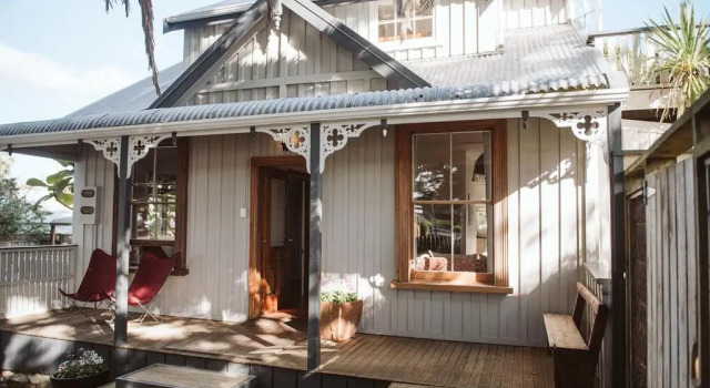Вилла Bow Street Apartments & Cottage