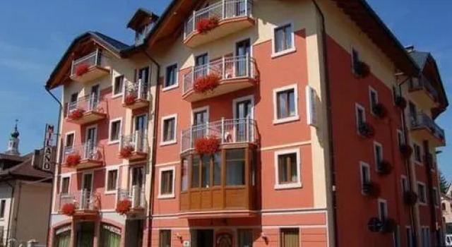 Hotel Milano, Book Hotel Hoteller i Asiago med parkering, Parkering