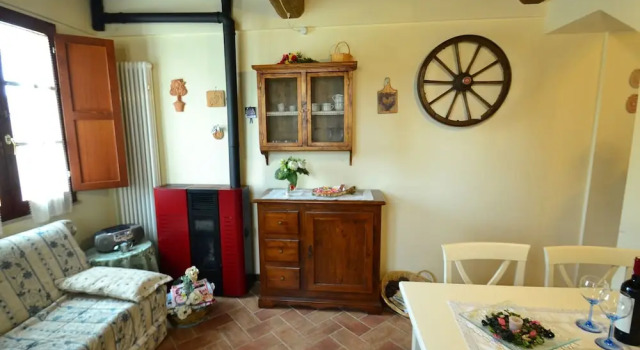 Delightful Holiday Home With Garden, Pool, Heating, Parking