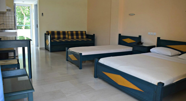 Adonis Hotel