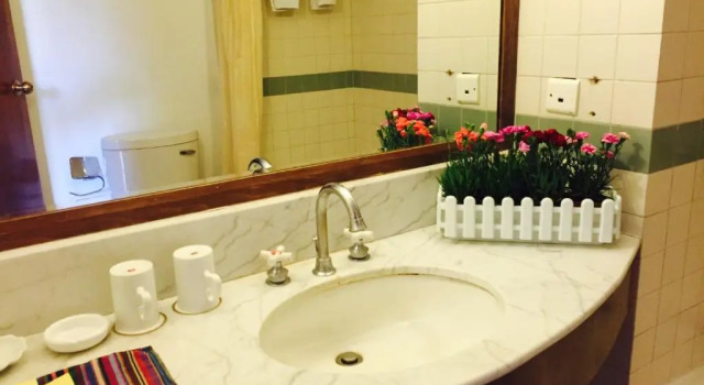 Yayi Inn, Rezerwuj Mini-hotel Hotele w Kunming z parkingiem, Parking
