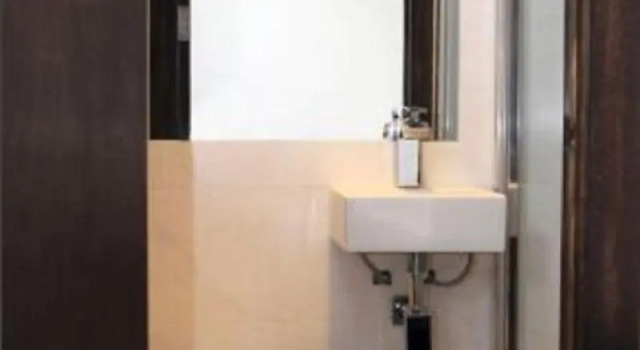 Single (no window) номер Exhibition Court Hotel 4