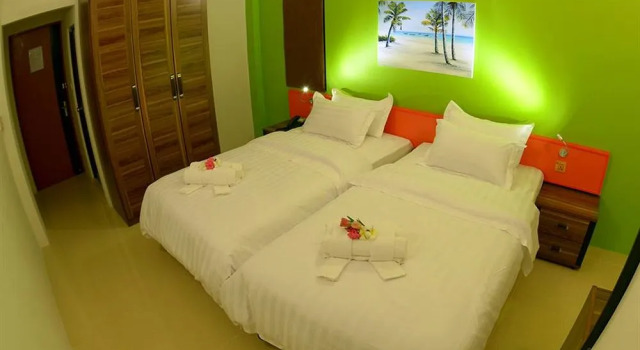 SeaHouse TopDeck Hotel Maldives, Prenota Hotel Città di Malé Atollo di Baa