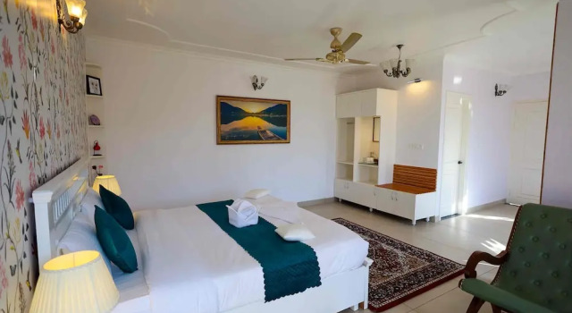 The Crosswoods Three, Rezervovat Hotel Nainital Uttarakhand
