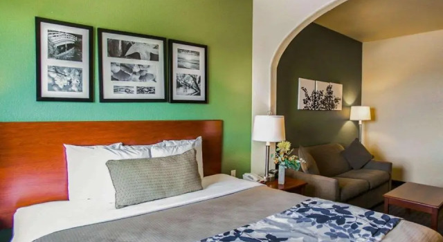 Люкс Sleep Inn & Suites Gonzales near Palmetto State Park
