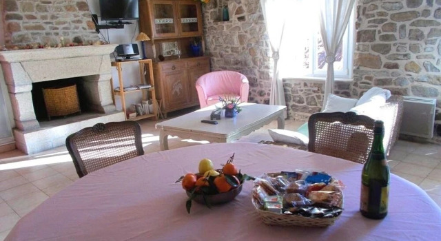 Gîte Conan, Rezerwuj Hotel Hotele w Plourivo z parkingiem, Parking