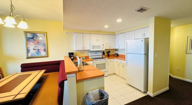 Номер Standard с 2 комнатами с балконом и с видом на океан Luxury Beach Villa Ocean Walk Resort Daytona Beach
