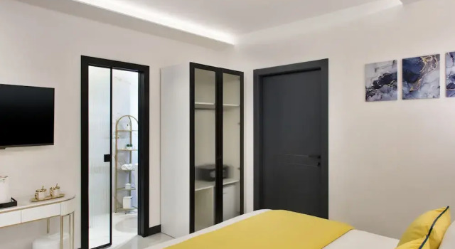 Incanto Suites Italy, Забронировать Отель «постель и завтрак» Неаполь Кампания, рядом с Церковь Пио Монте делла Мизерикордия