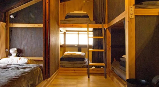 Кровать в общем номере Hostel & Tatami Bar Uchikobare -内子晴れ