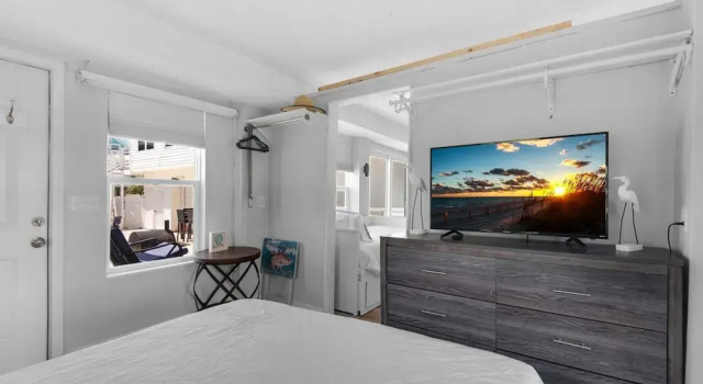 Beach Bay Bliss, Забронировать Дом для отпуска Отели Наварр с парковкой, рядом с Navarre Beach Fishing Pier, Парковка