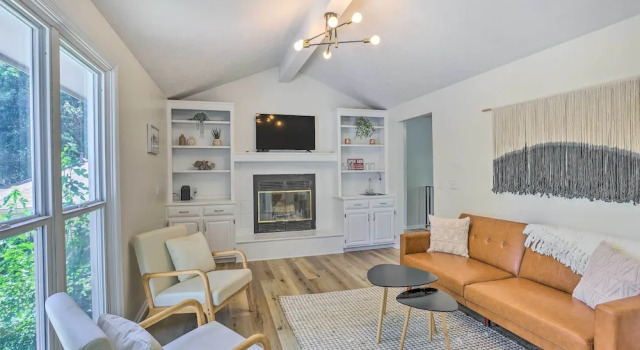 Коттедж Modern Boho Gem: Yard + 10 Mi to Baxter Arena