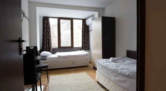 Guest Rooms Old Captain, Забронировать Хостел Бургас Burgas Coast, рядом с Парк Света Троица