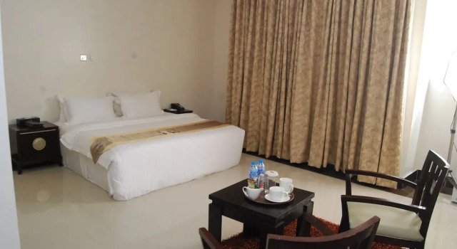 Апартаменты Executive Grandbee Apartment and Residence