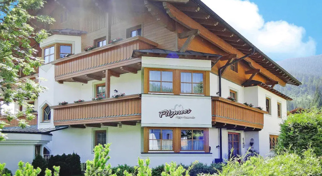Apartment in Filzmoos with parking space