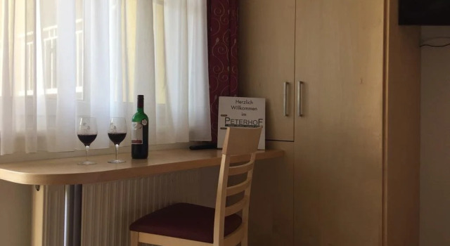 Pension Peterhof, Book Hotel Hoteller i Burgenland med parkering, Parkering