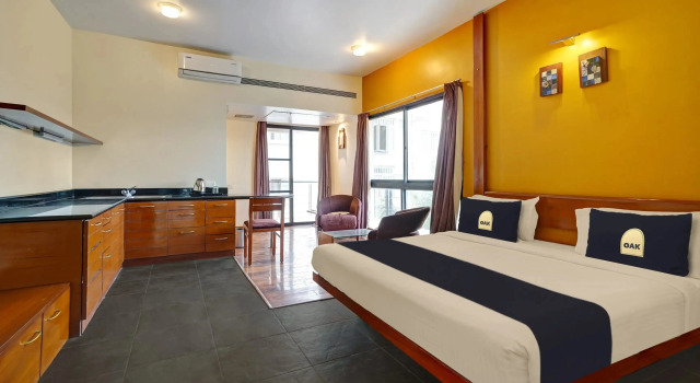 Трёхместный номер Classic с балконом Astra Hotels & Suites - Marathalli