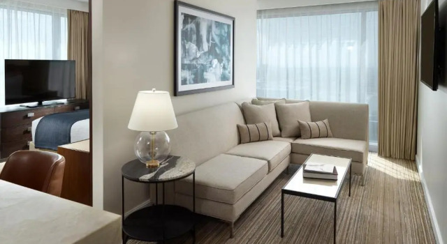 Люкс с 2 комнатами Omni Frisco at The Star