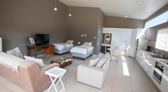 RnB's Studio Apartment, Book Lejlighed Windhoek Khomas, nær Windhoek Independence Stadium