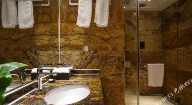 Golden Mango Hyatt Hotel, Book Hotel Hoteller i Baise med parkering, Parkering